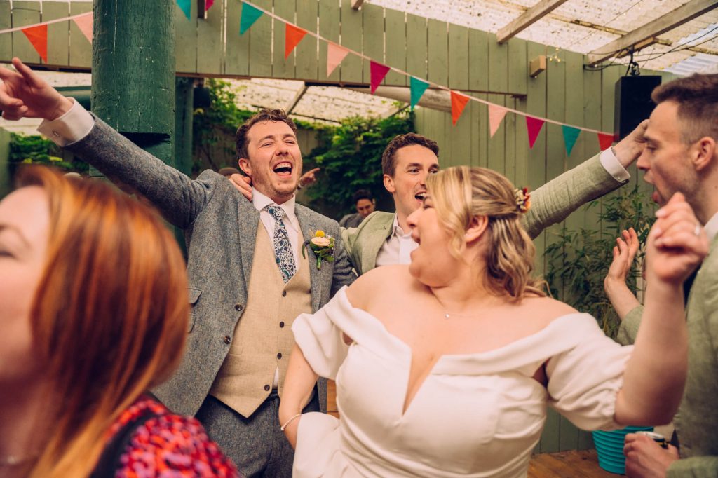 Ildiko Andy Party time 146